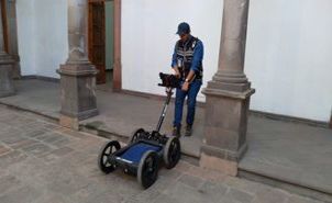 Buscador de tesoros con radar de penetracion de tierra